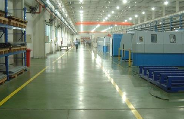 混凝土密封固化地面出現(xiàn)白色結(jié)晶的原因及解決辦法